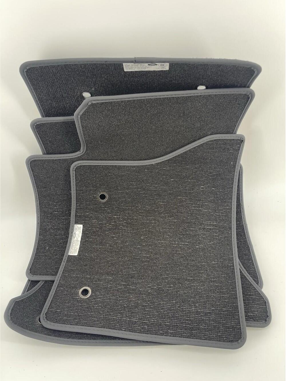 Genuine OEM Land Rover 4Pc Gray Carpet Floor Mat Set Factory New 300269-870